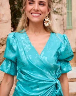 Robe à encolure genevoise